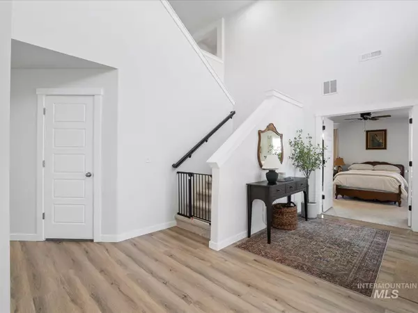 Star, ID 83669,11865 W Red Clover St