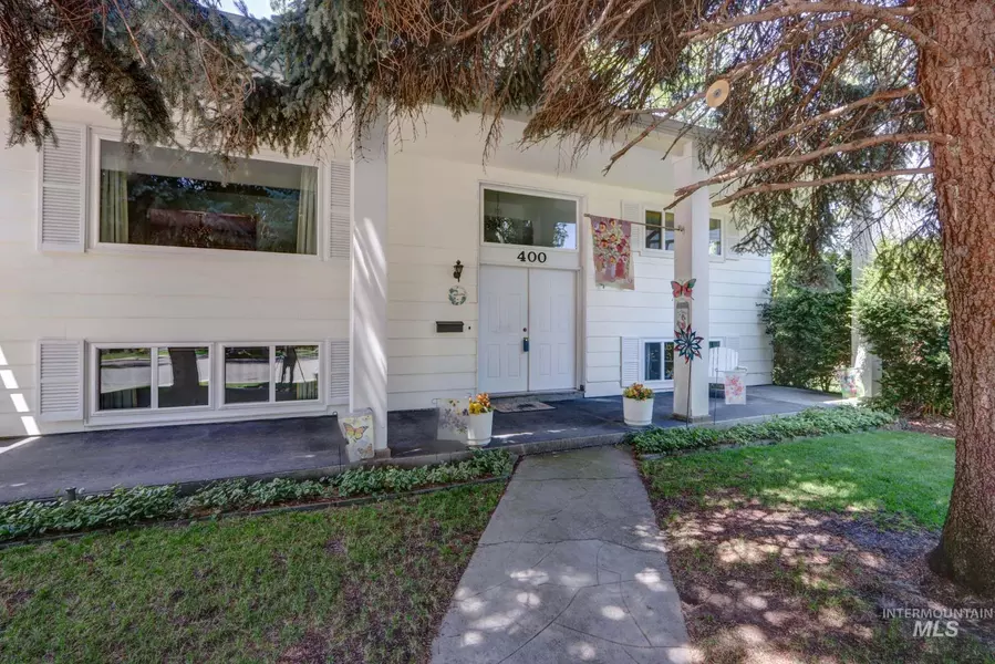 400 Evergreen Dr, Emmett, ID 83617-3100