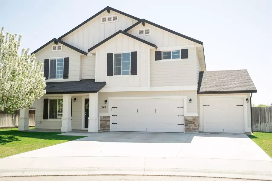1265 NE Dusty Court, Mountain Home, ID 83647