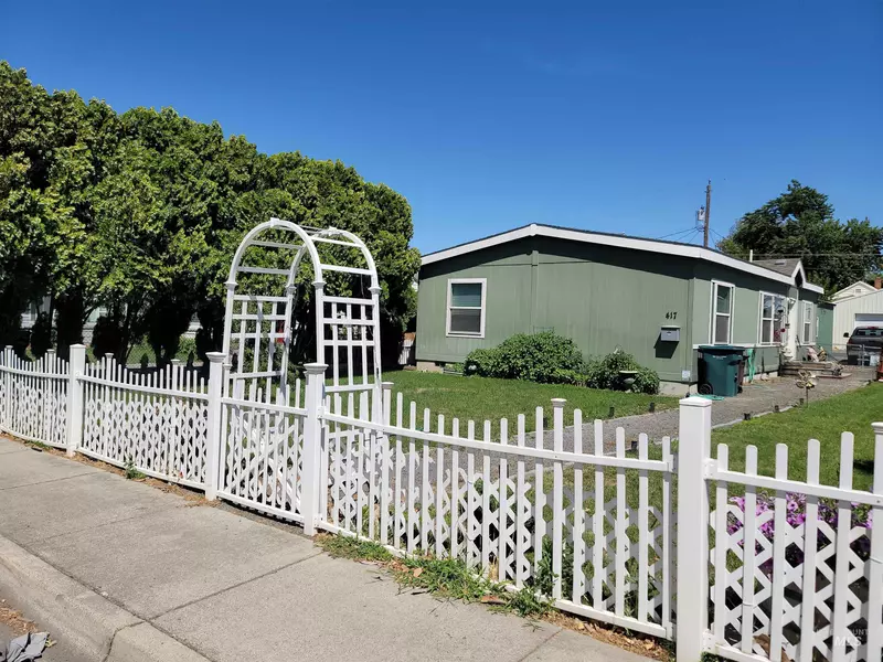 417 8th St., Clarkston, WA 99403