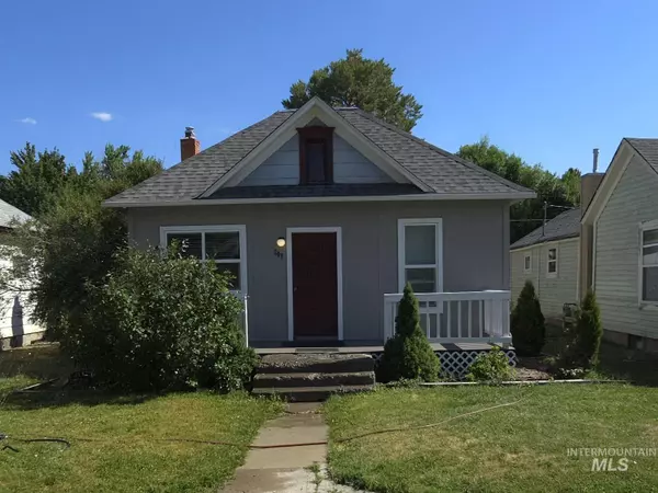 205 E C, Shoshone, ID 83352