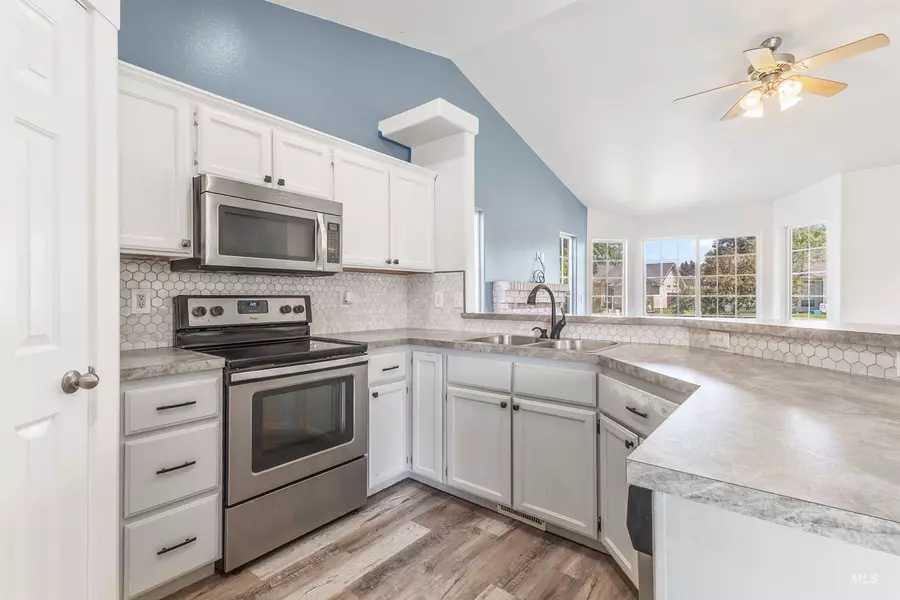 865 Blue Grass Way, Middleton, ID 83644