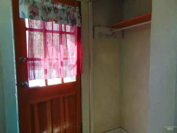 Huntington, OR 97907,490 E 1st Street