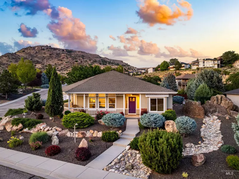 1752 S Wind Dancer Way, Boise, ID 83712