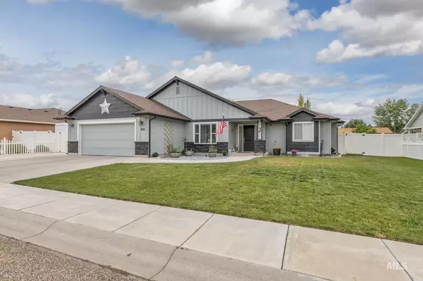 658 NW 14th St, Ontario, OR 97914