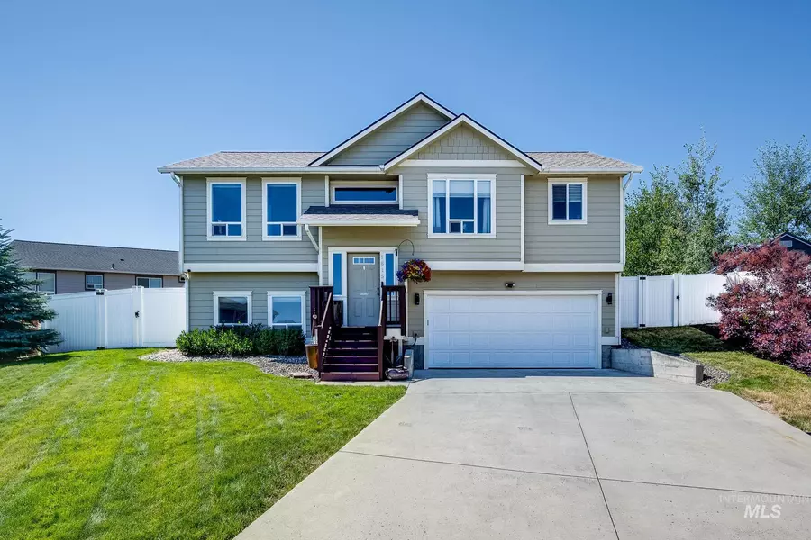 1815 Koda Ct, Moscow, ID 83843