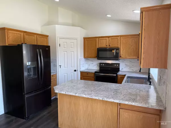 Nampa, ID 83686,645 Aberdeen