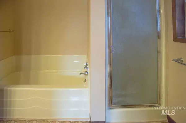 Ontario, OR 97914,2306 SW 2nd Ave