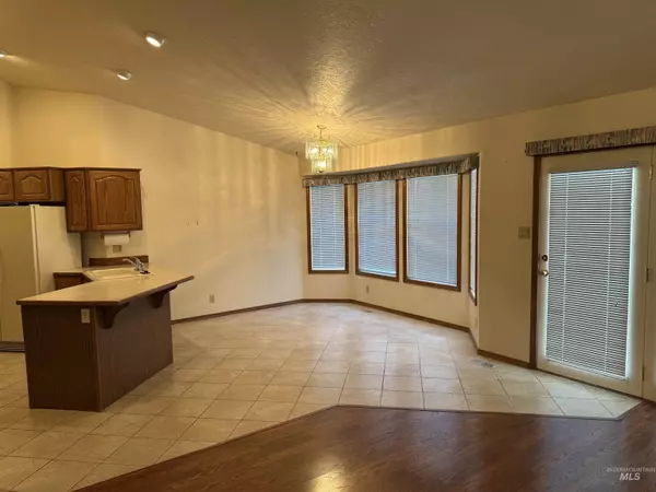 Twin Falls, ID 83301,356 Monroe Cir