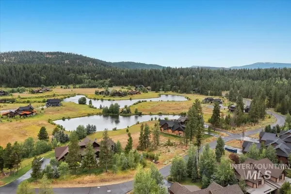 60 Fawnlilly Dr,  Mccall,  ID 83638