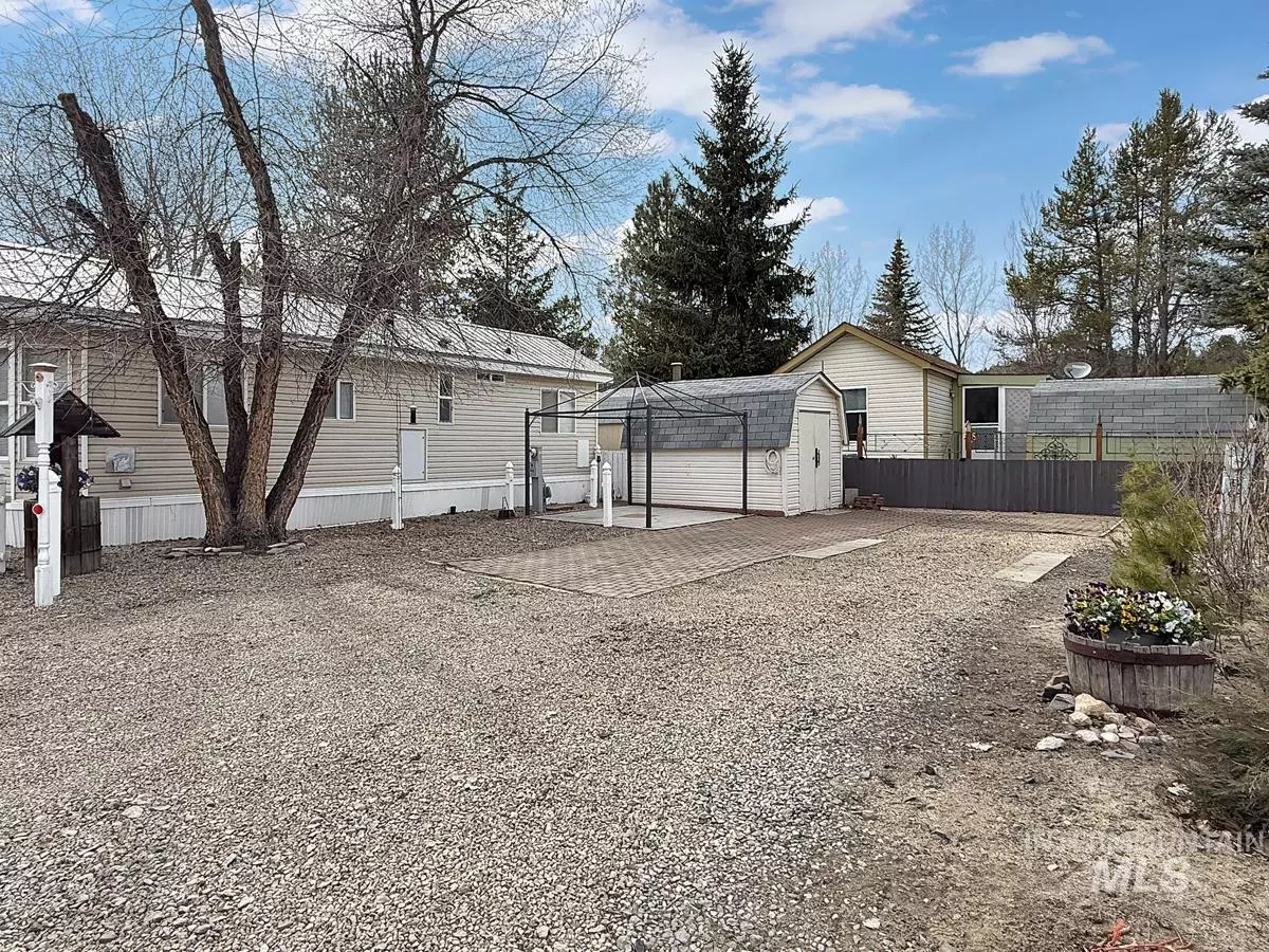 Cascade, ID 83611,48 B Street