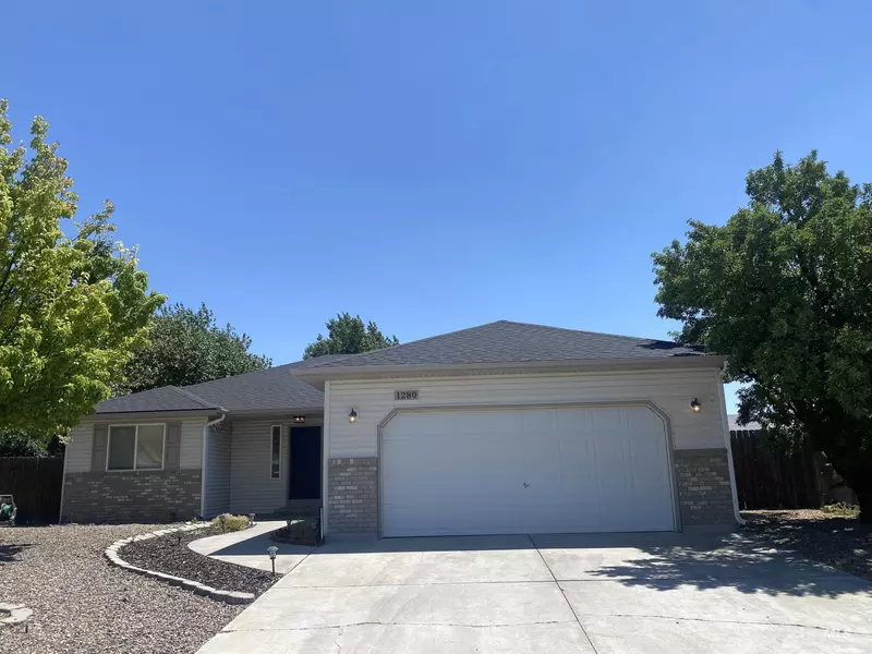 1280 Tara Ct, Mountain Home, ID 83647