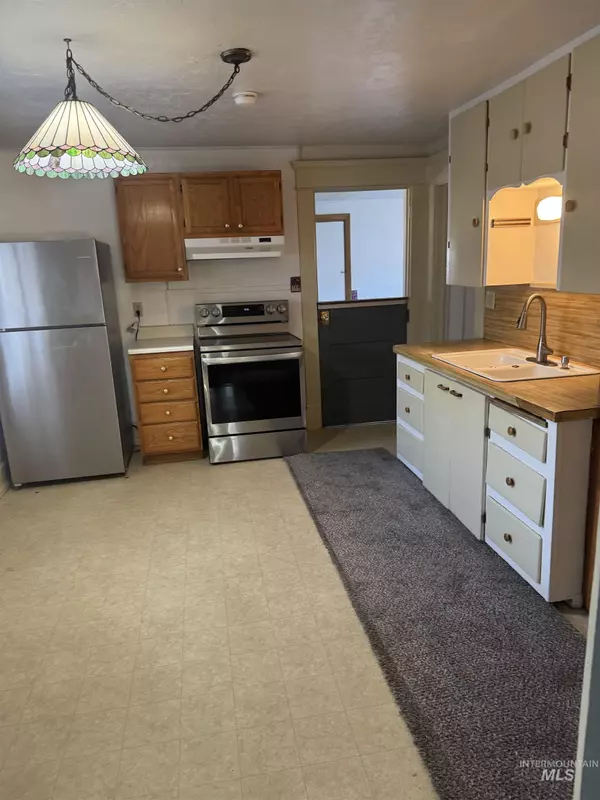 Boise, ID 83706-3542,1614 S Manitou