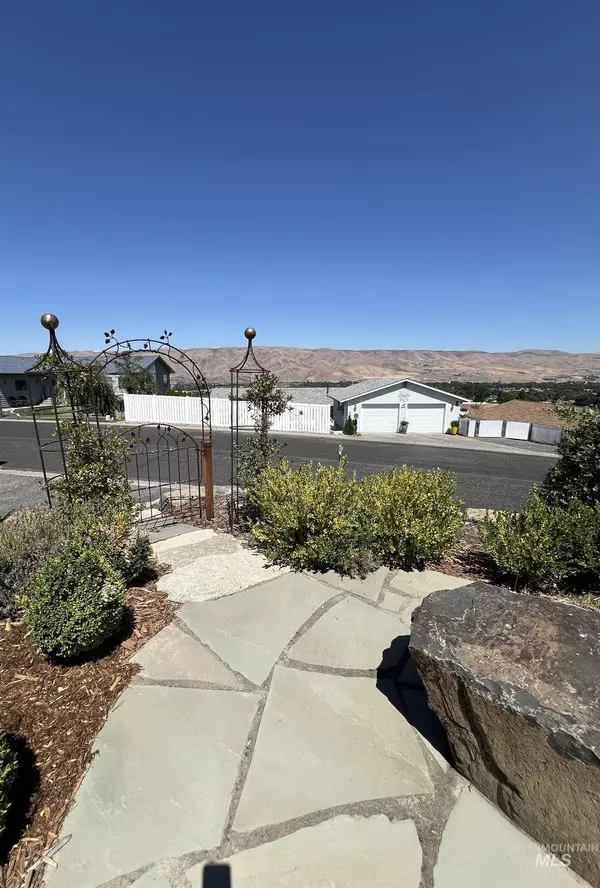 Lewiston, ID 83501,468 Crestline Circle Drive