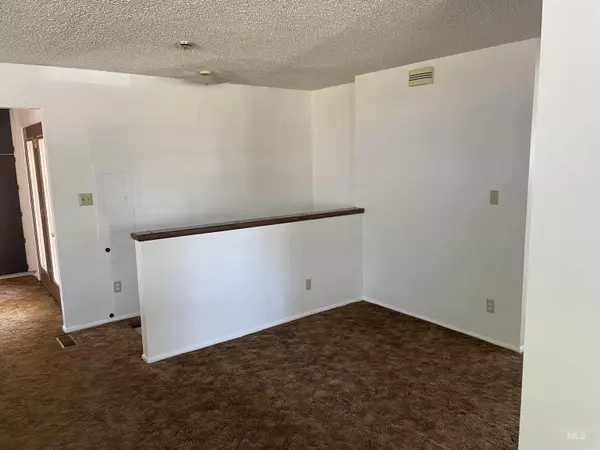 Shoshone, ID 83352,422 North Edith St