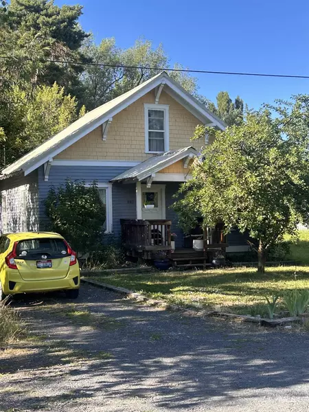 802 White Ave, Moscow, ID 83843