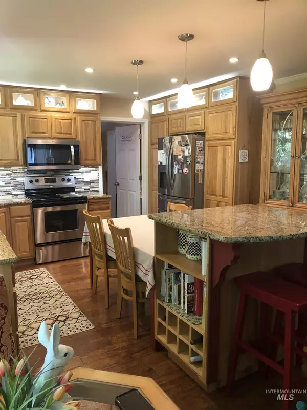 Twin Falls, ID 83301,325 6th Ave E