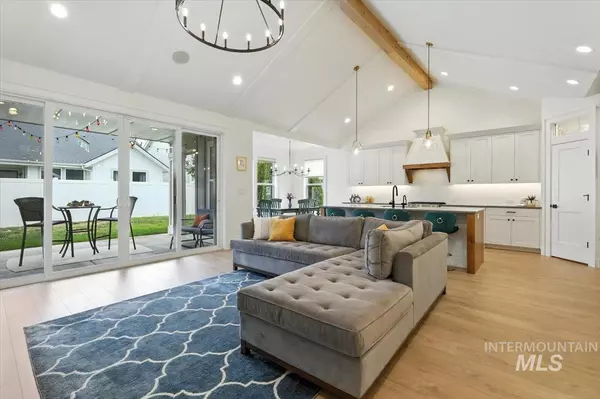 Meridian, ID 83646,196 W Wrangler St.