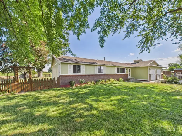 2378 Schiller Rd, Emmett, ID 83617