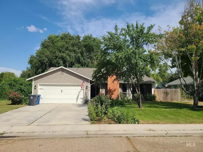 618 Dufur, Nampa, ID 83686