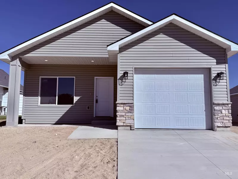 1022 S Eisenhower, Jerome, ID 83338