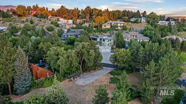 Boise, ID 83702,1366 W Parkhill Dr