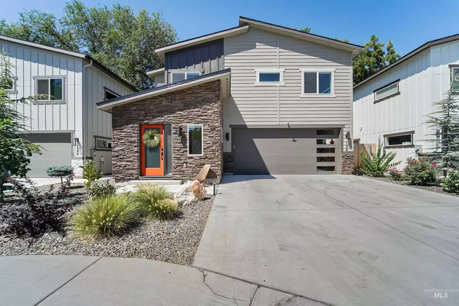 124 E Howard Ln, Boise, ID 83706