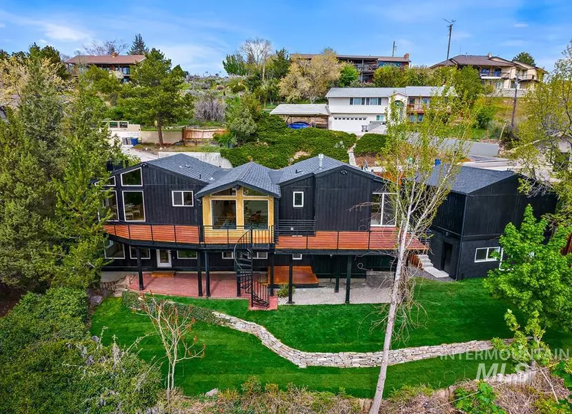2629 N Hillway Dr, Boise, ID 83702