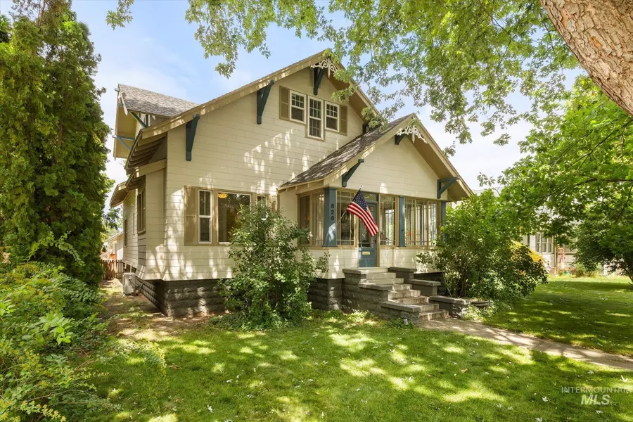 628 E Main St, Emmett, ID 83617-3123