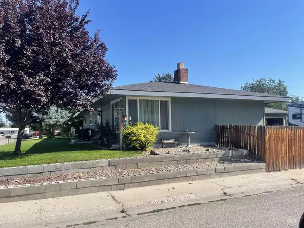 1502 N 5th St, Payette, ID 83661