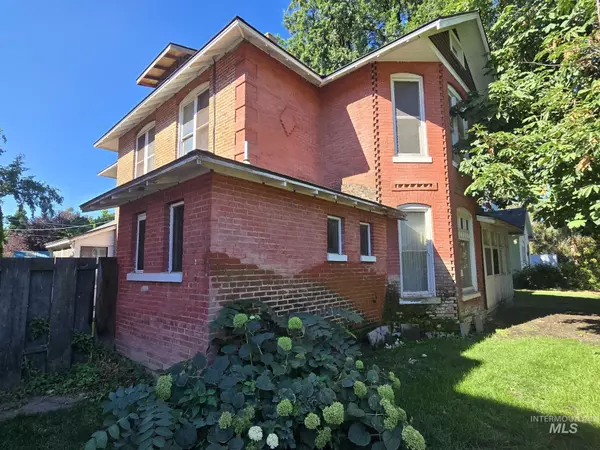 Payette, ID 83661,1122 1st Avenue South