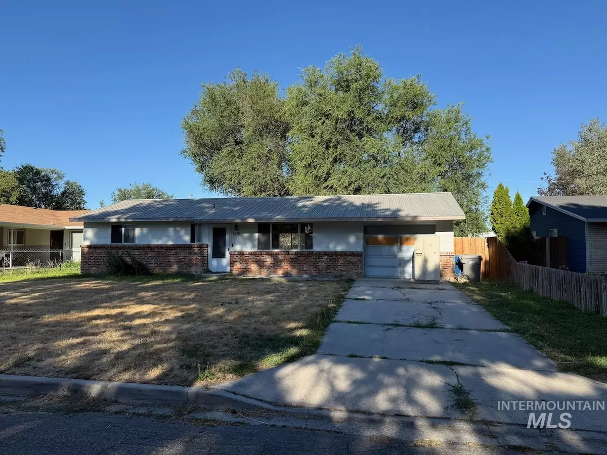 Nampa, ID 83686,1215 S Fern St