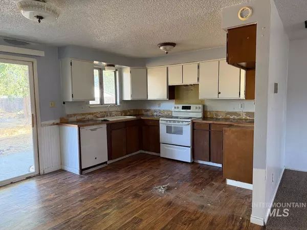 Nampa, ID 83686,1215 S Fern St