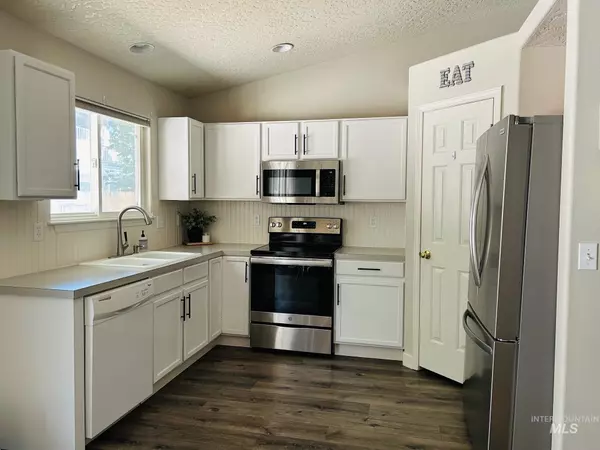 Nampa, ID 83686,702 E Maryland Ave