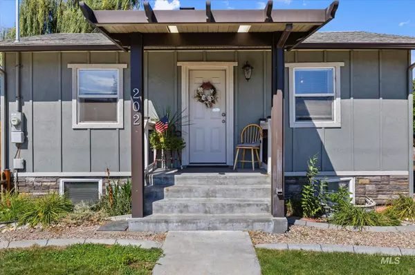 202 S Middleton Rd, Middleton, ID 83644