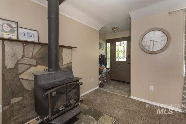 Nampa, ID 83686,308 S Almond St