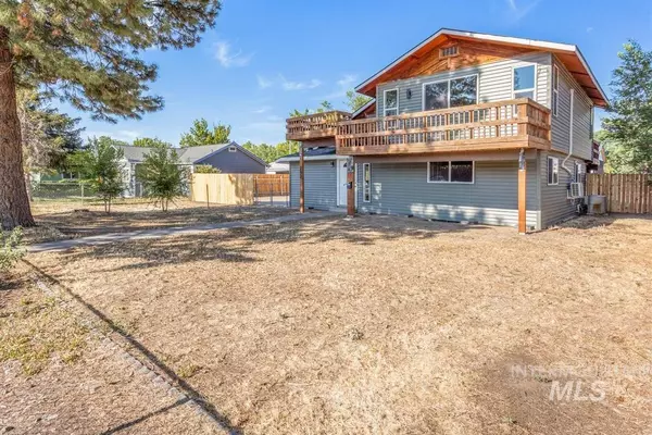 265 S 11th E, Mountain Home, ID 83647-3217