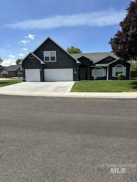 97 S Blue Bonnet Way, Nampa, ID 83687