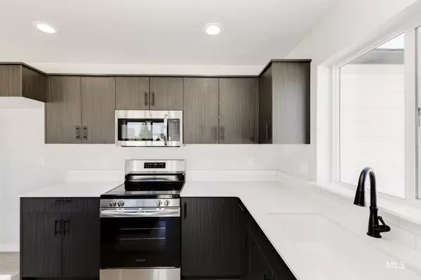 Kuna, ID 83634,588 W Snowy Owl St