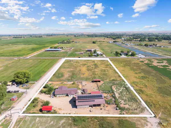 8627 Dewey Rd, Emmett, ID 83617