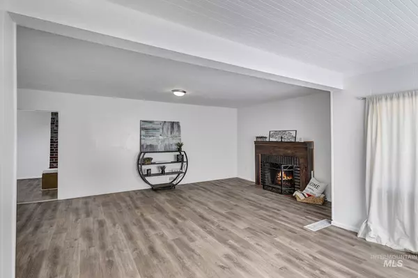 Buhl, ID 83316-1617,120 N 13th Ave