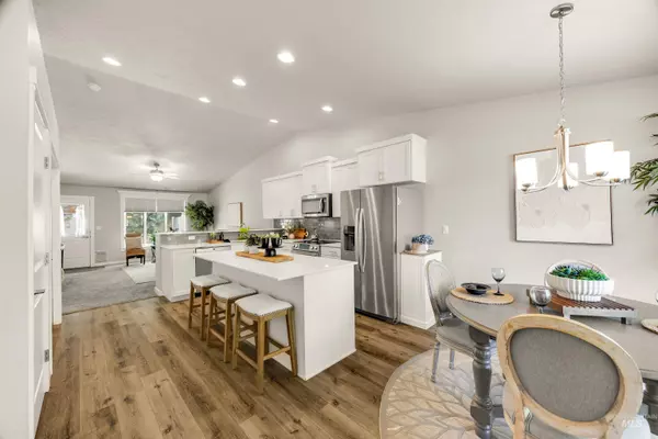 2367 E Cougar Creek St, Meridian, ID 83646-1518