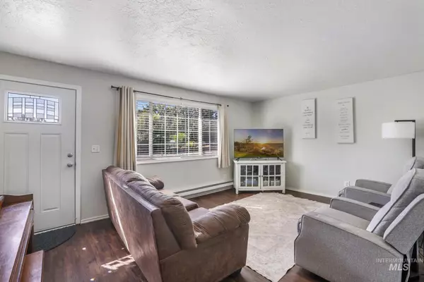 Gooding, ID 83330-1327,377 Locke Ave