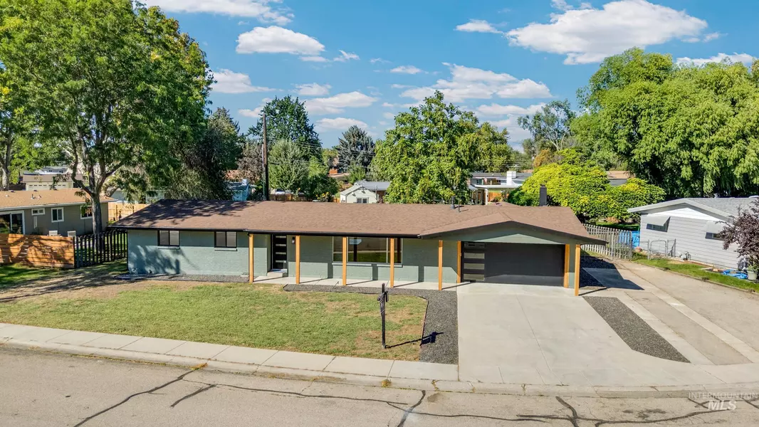5960 W Twin Springs Dr, Boise, ID 83709