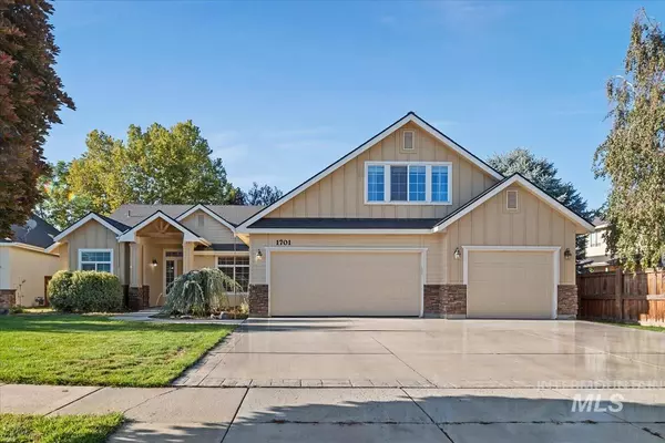 1701 W Puzzle Creek Ct, Meridian, ID 83646