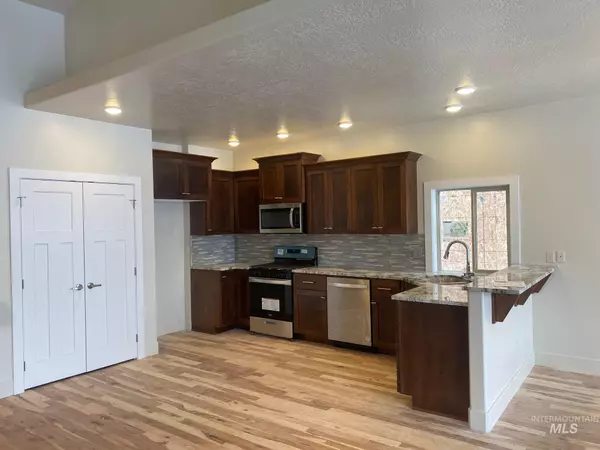 Nampa, ID 83687,2516 E Hidden Creek Street