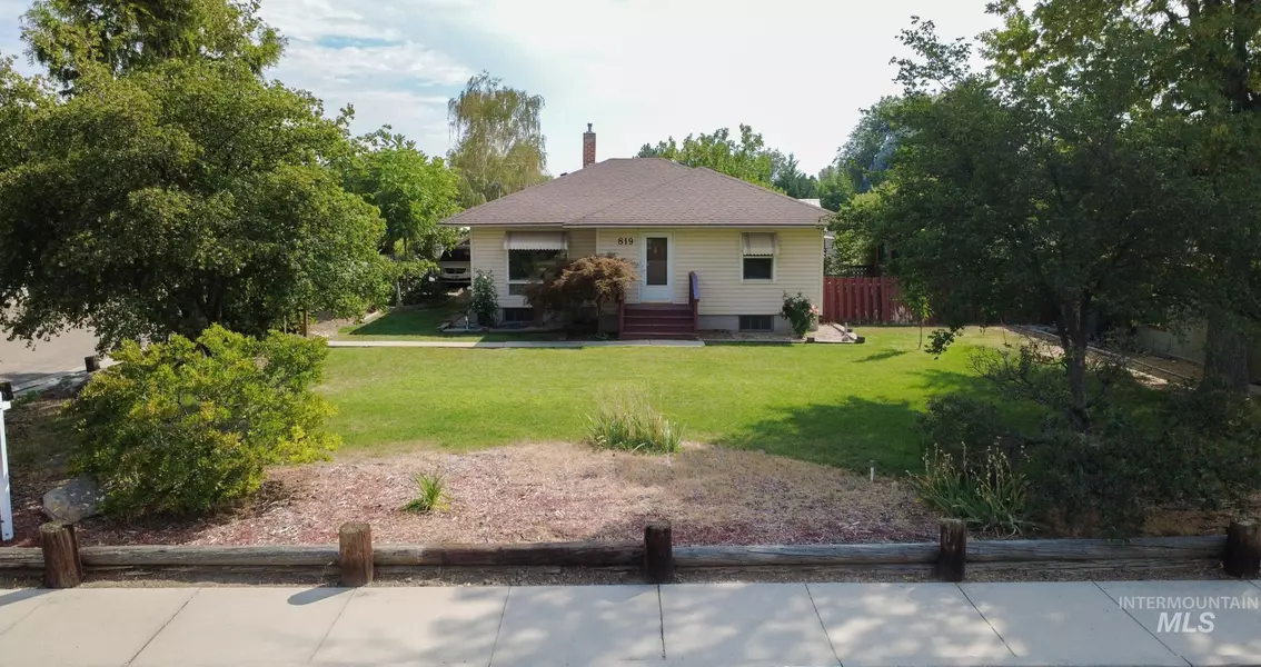 819 Davis Ave, Nampa, ID 83651