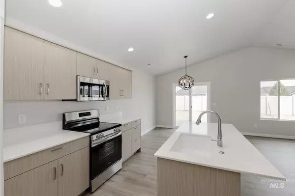 Kuna, ID 83634,436 W Snowy Owl St