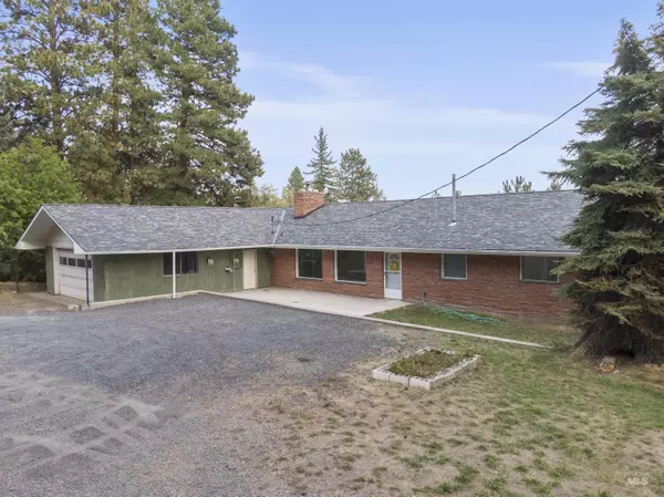 Moscow, ID 83843,4649 Hwy 95 N
