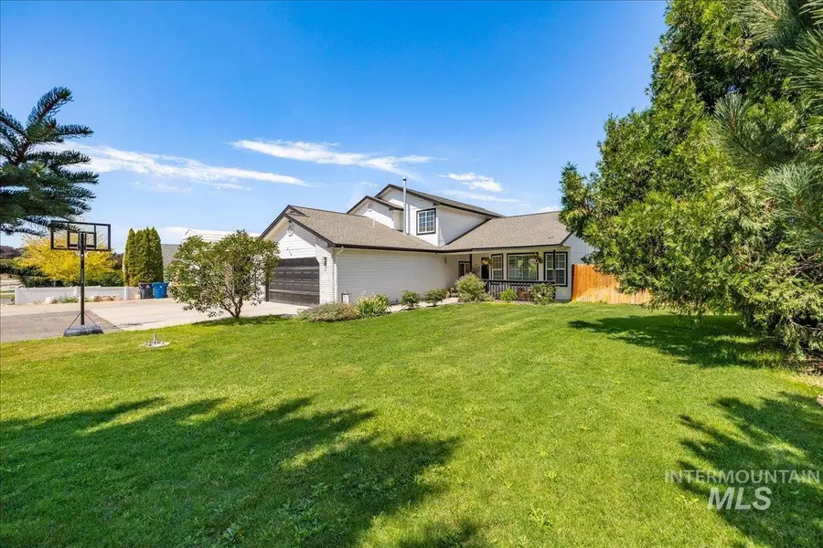 516 Aurora Dr, Nampa, ID 83686